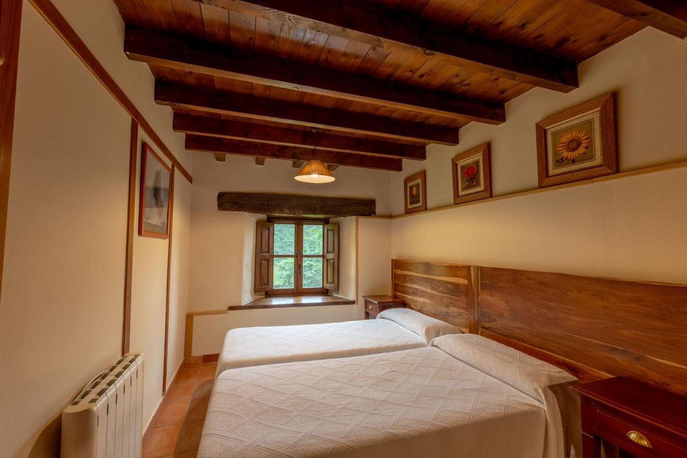 Apartamentos Rurales Los Picos De Redo カマレニョ エクステリア 写真