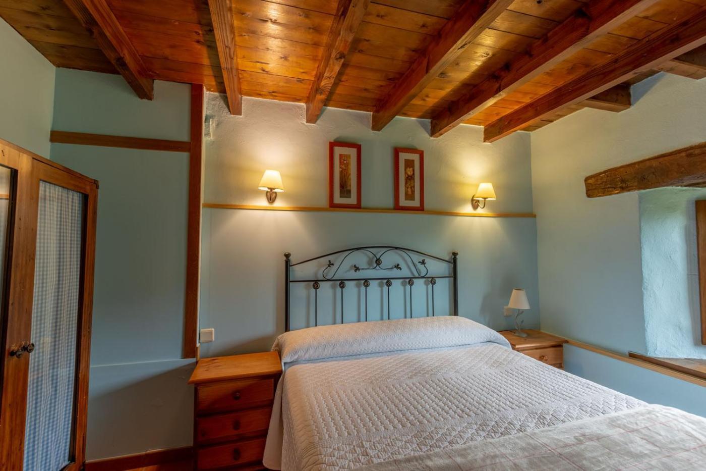 Apartamentos Rurales Los Picos De Redo カマレニョ エクステリア 写真