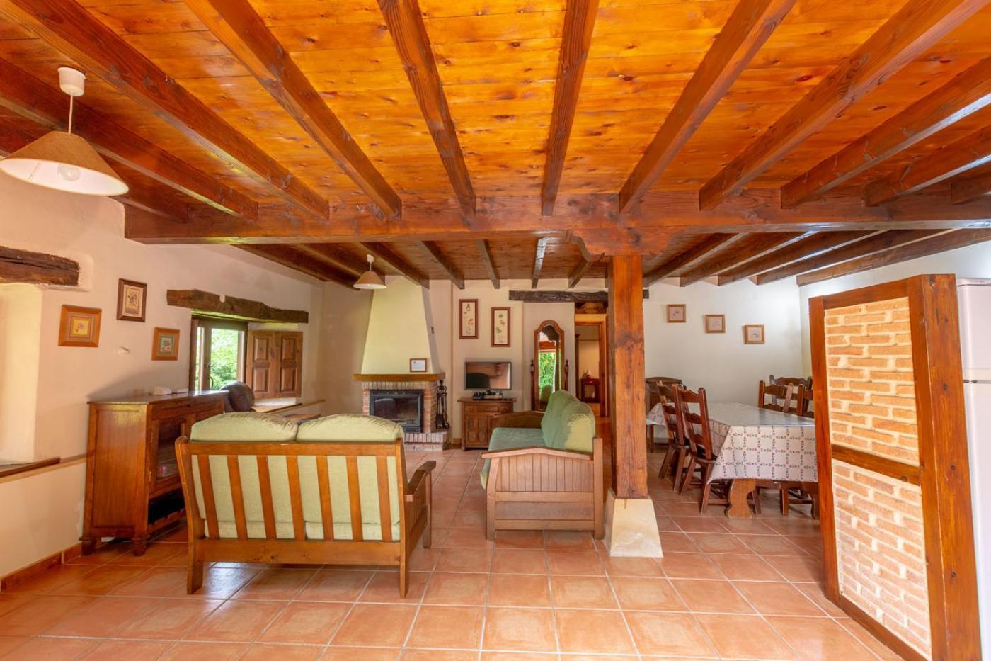 Apartamentos Rurales Los Picos De Redo カマレニョ エクステリア 写真