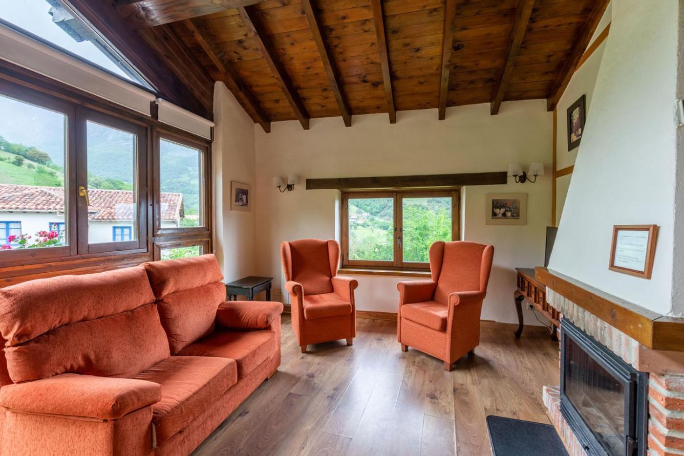 Apartamentos Rurales Los Picos De Redo カマレニョ エクステリア 写真