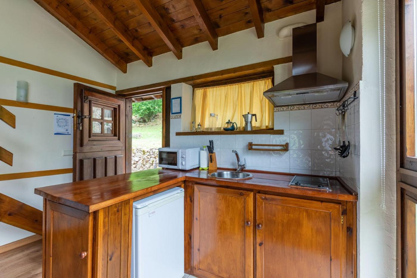 Apartamentos Rurales Los Picos De Redo カマレニョ エクステリア 写真
