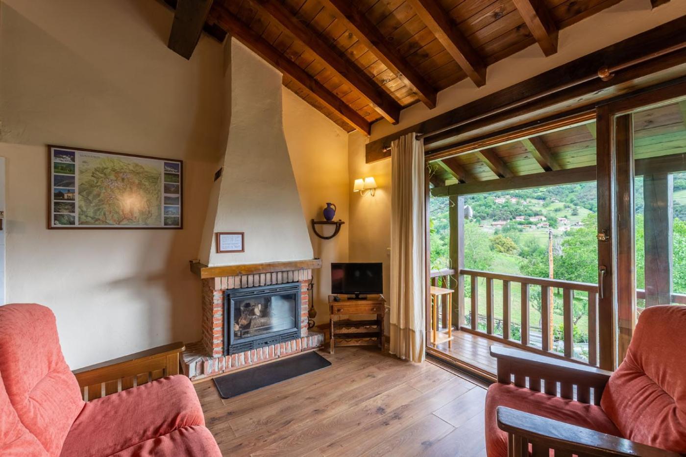 Apartamentos Rurales Los Picos De Redo カマレニョ エクステリア 写真