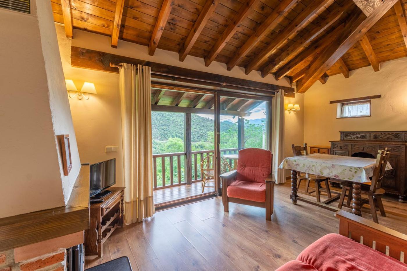 Apartamentos Rurales Los Picos De Redo カマレニョ エクステリア 写真