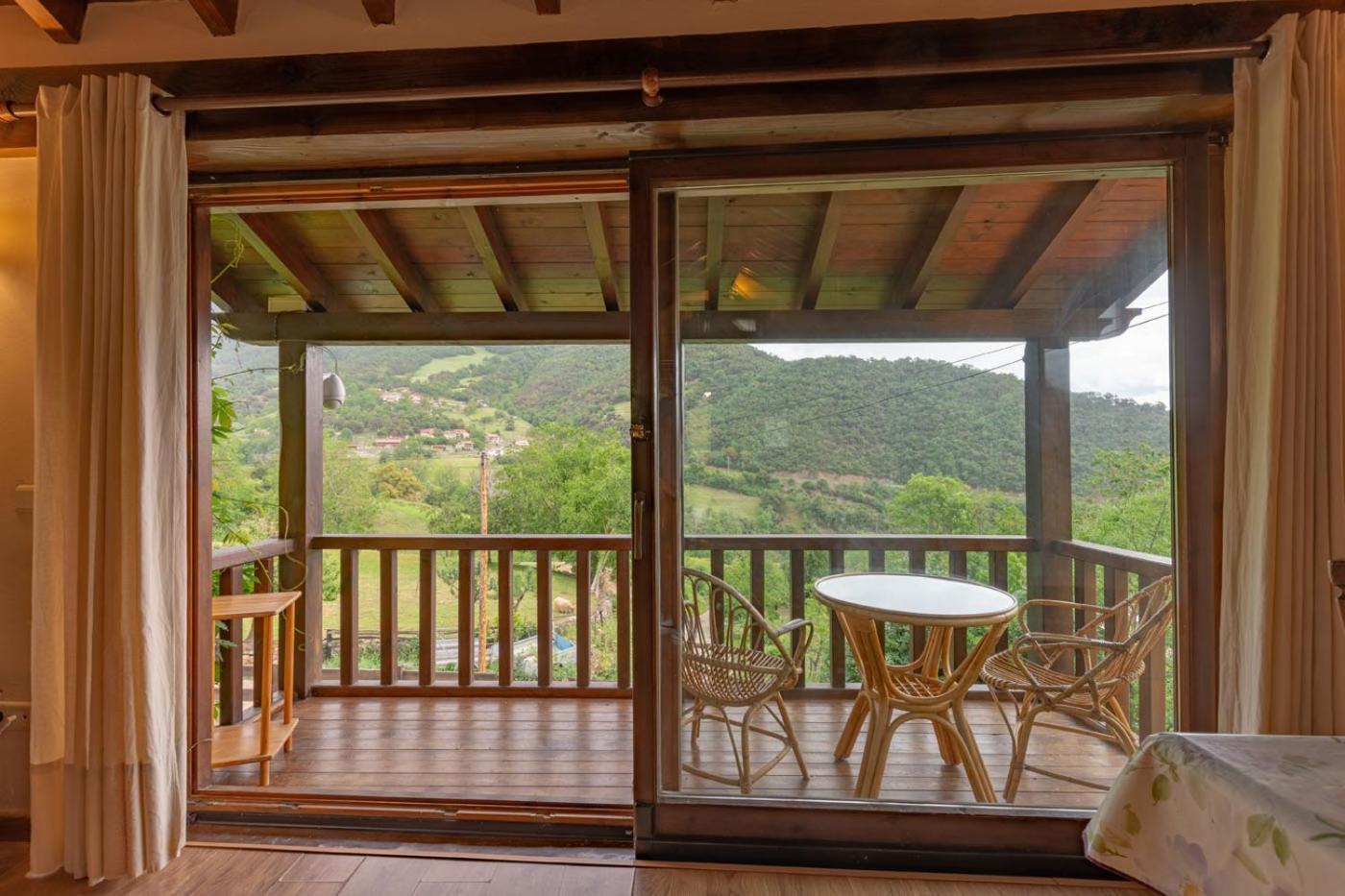 Apartamentos Rurales Los Picos De Redo カマレニョ エクステリア 写真