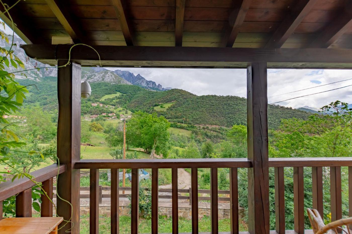 Apartamentos Rurales Los Picos De Redo カマレニョ エクステリア 写真