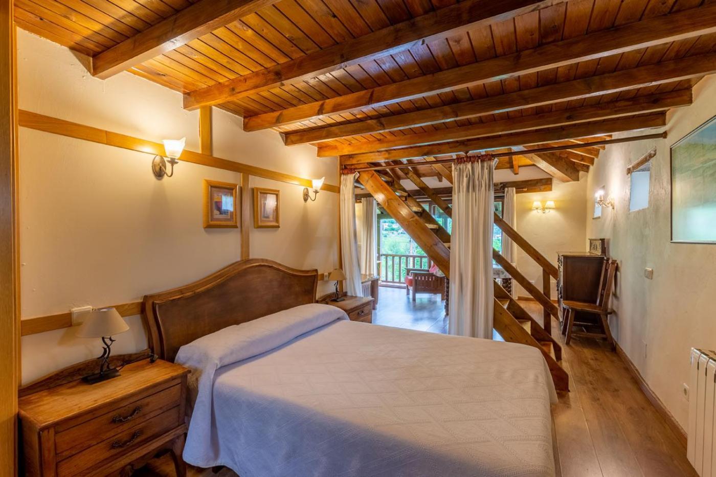 Apartamentos Rurales Los Picos De Redo カマレニョ エクステリア 写真