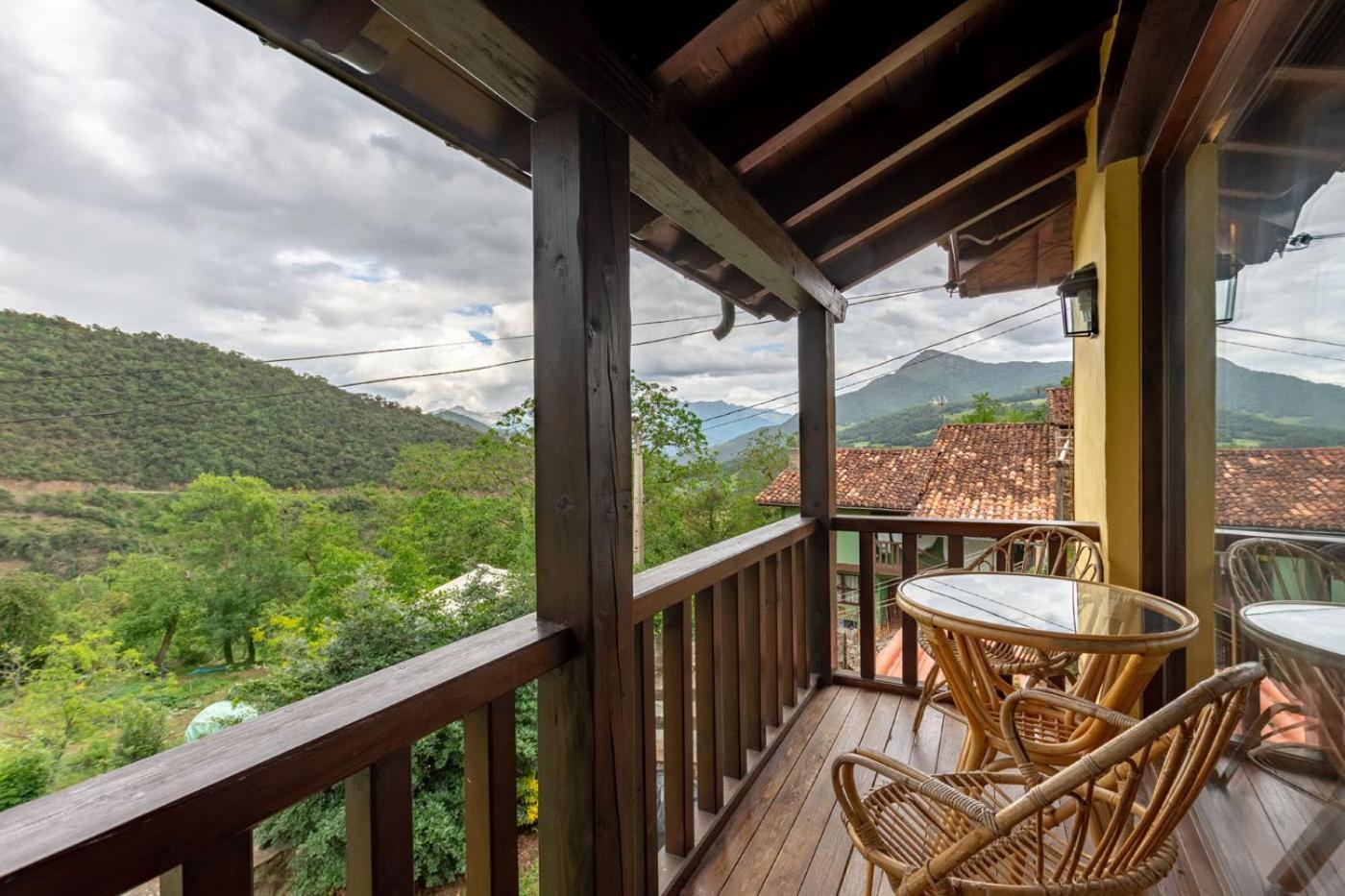 Apartamentos Rurales Los Picos De Redo カマレニョ エクステリア 写真