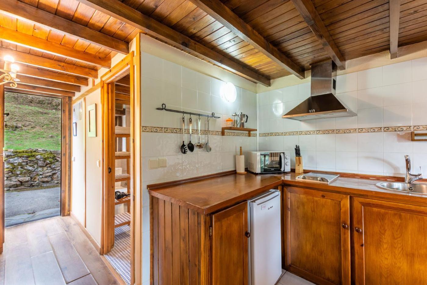 Apartamentos Rurales Los Picos De Redo カマレニョ エクステリア 写真